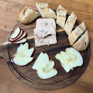 Foie gras with toasts